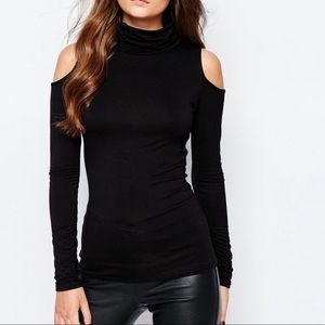 LF cold shoulder top